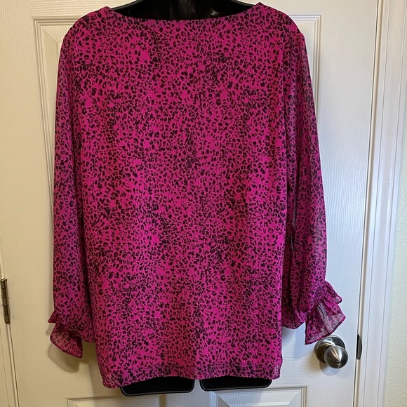 Vince Camuto Fuchsia Animal Print Blouse - Picture 4 of 6